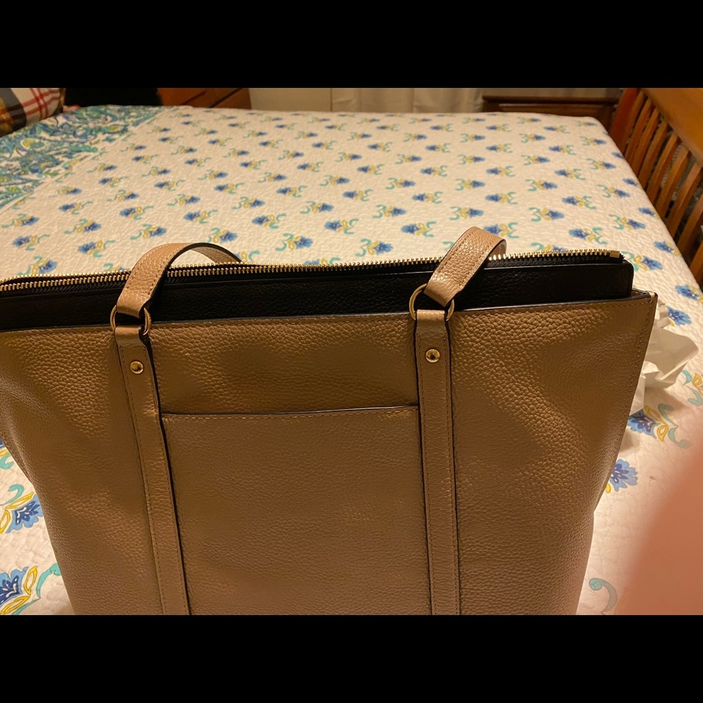 Coach Bag, genuine leather 12 x 15” - Picture 5 of 12